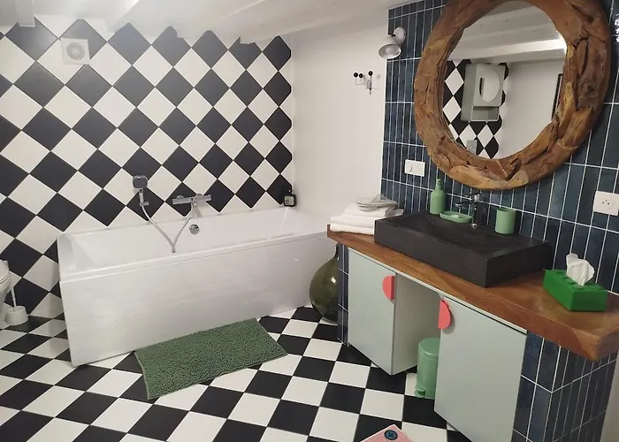 Appartement Suite Retro 80S 90S Grande Baignoire Et Jardin